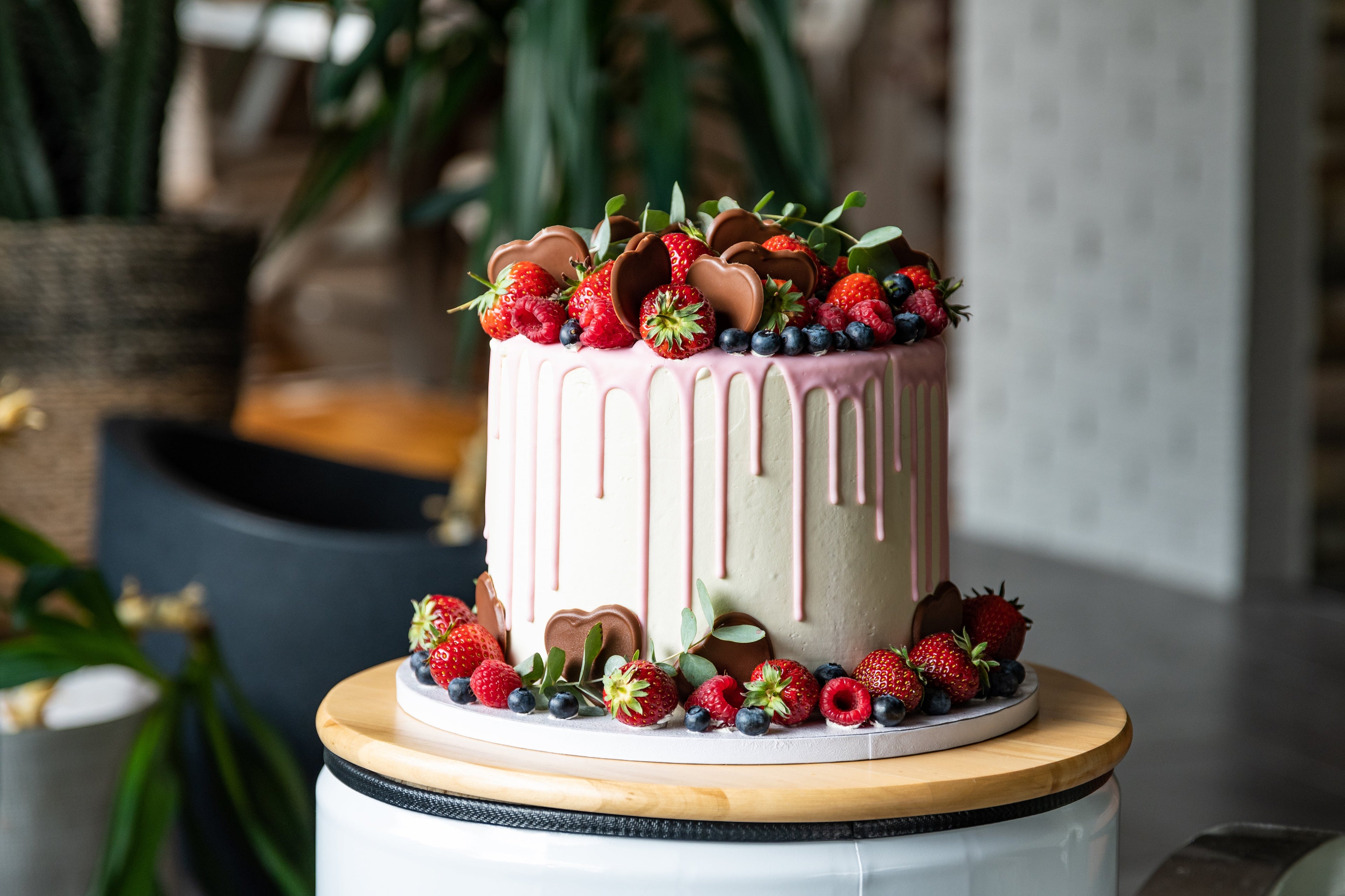 Walk In Anytime: The Beverly Hills Bakery With Cakes From $95