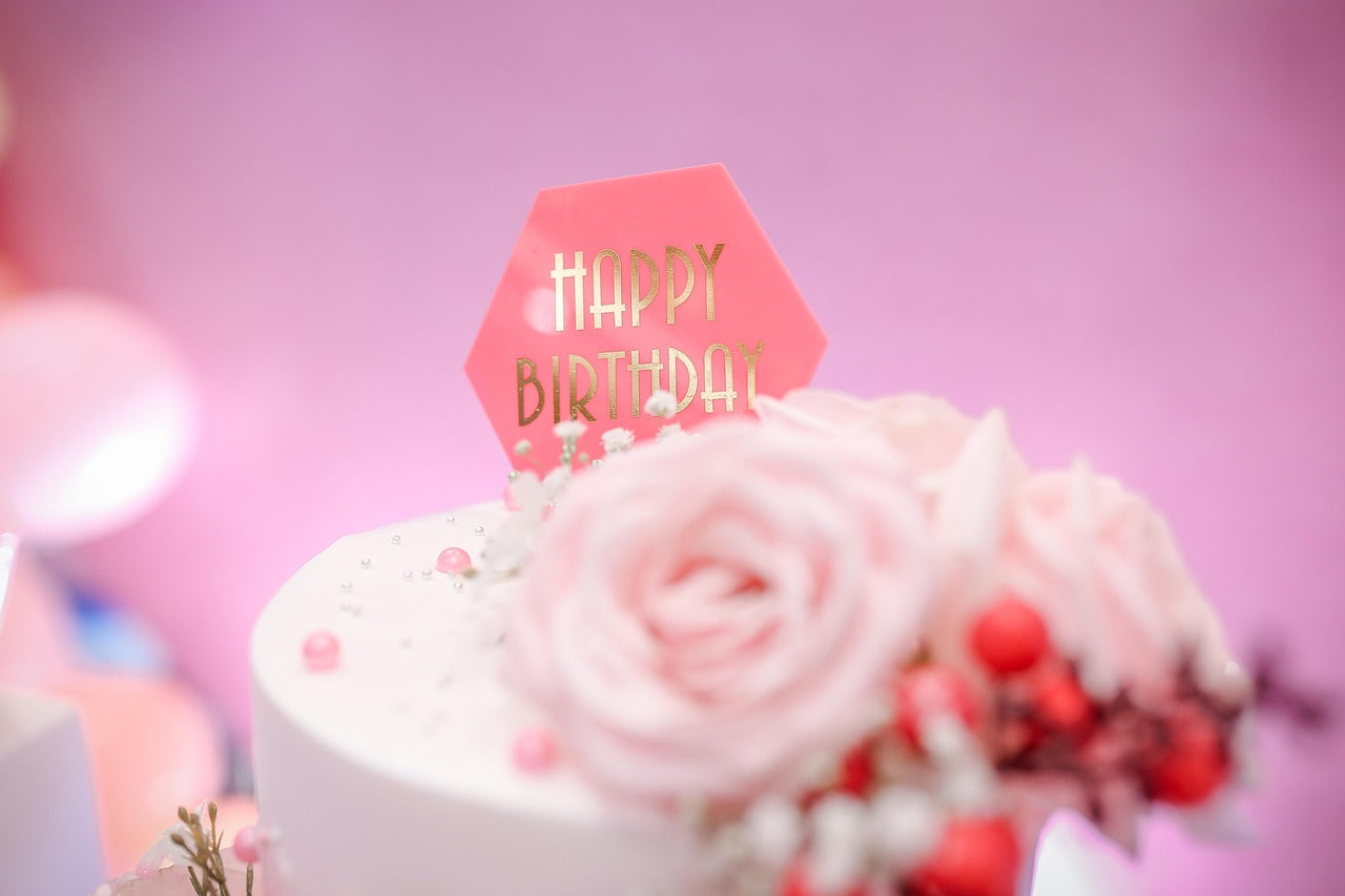 Cupcake delivery to Malibu from Sweet Angeles Beverly Hills