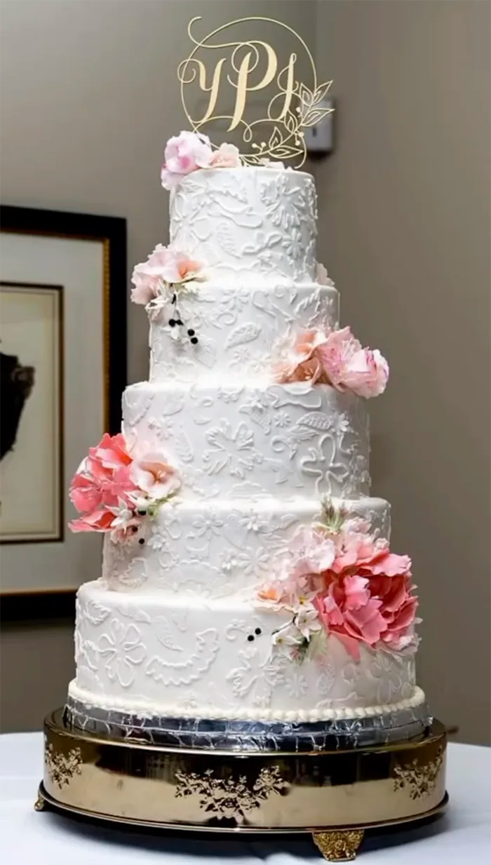 Cake Shop Los Angeles: Where to Buy Custom Cakes in BH