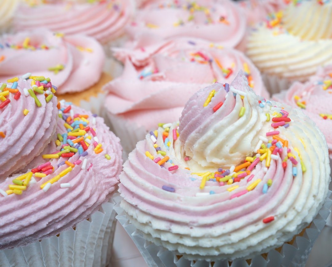 Cupcake Delivery Los Angeles: How to Order, What to Expect & Best Flavors